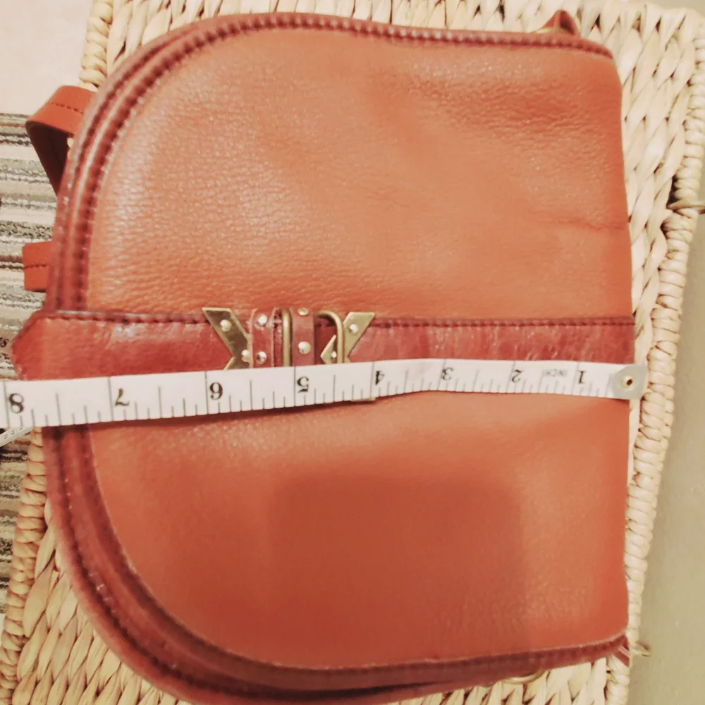 The Sak crossbody handbag, brown, leather zipper opening - Picture 13 of 15